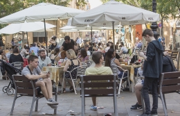 Opening restaurants and bars on Osca de Sants square will now be prohibited